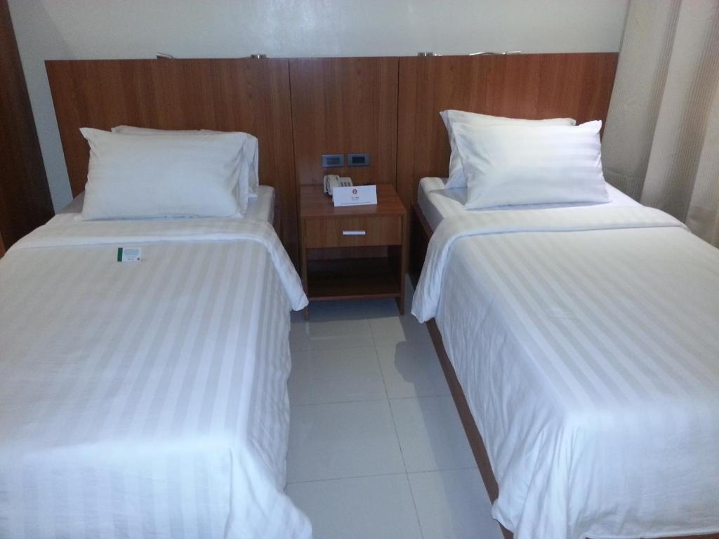 Parkway Hotel Surigao Bagian luar foto