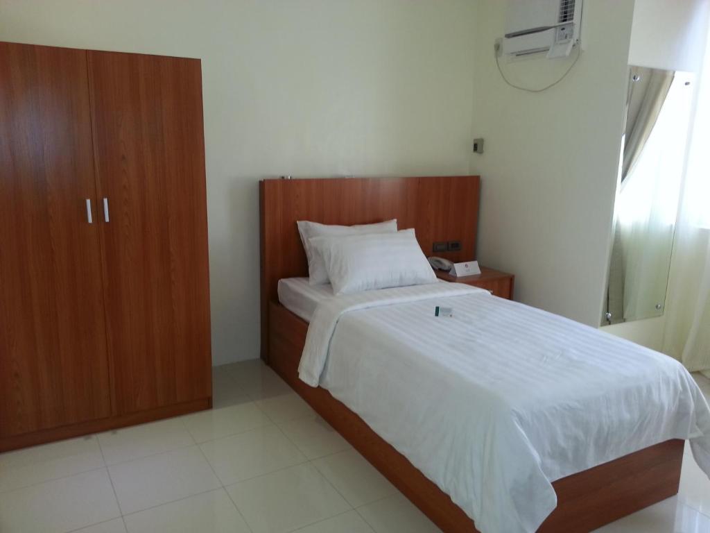 Parkway Hotel Surigao Bagian luar foto