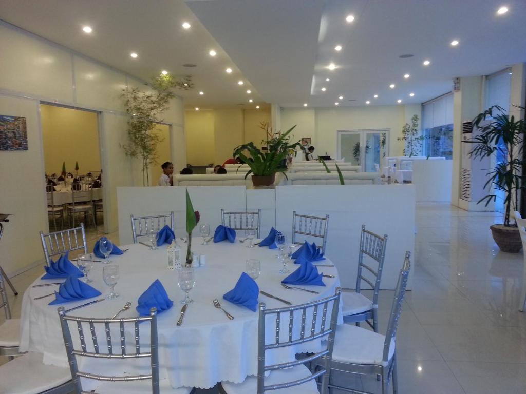 Parkway Hotel Surigao Bagian luar foto
