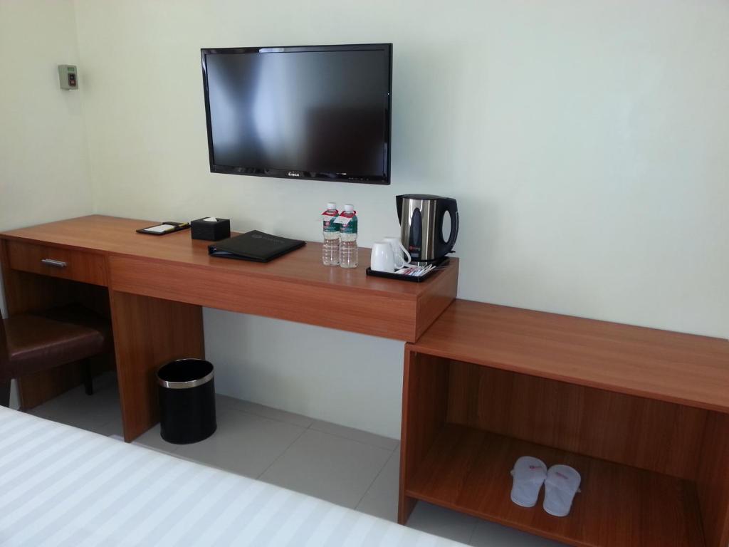 Parkway Hotel Surigao Bagian luar foto