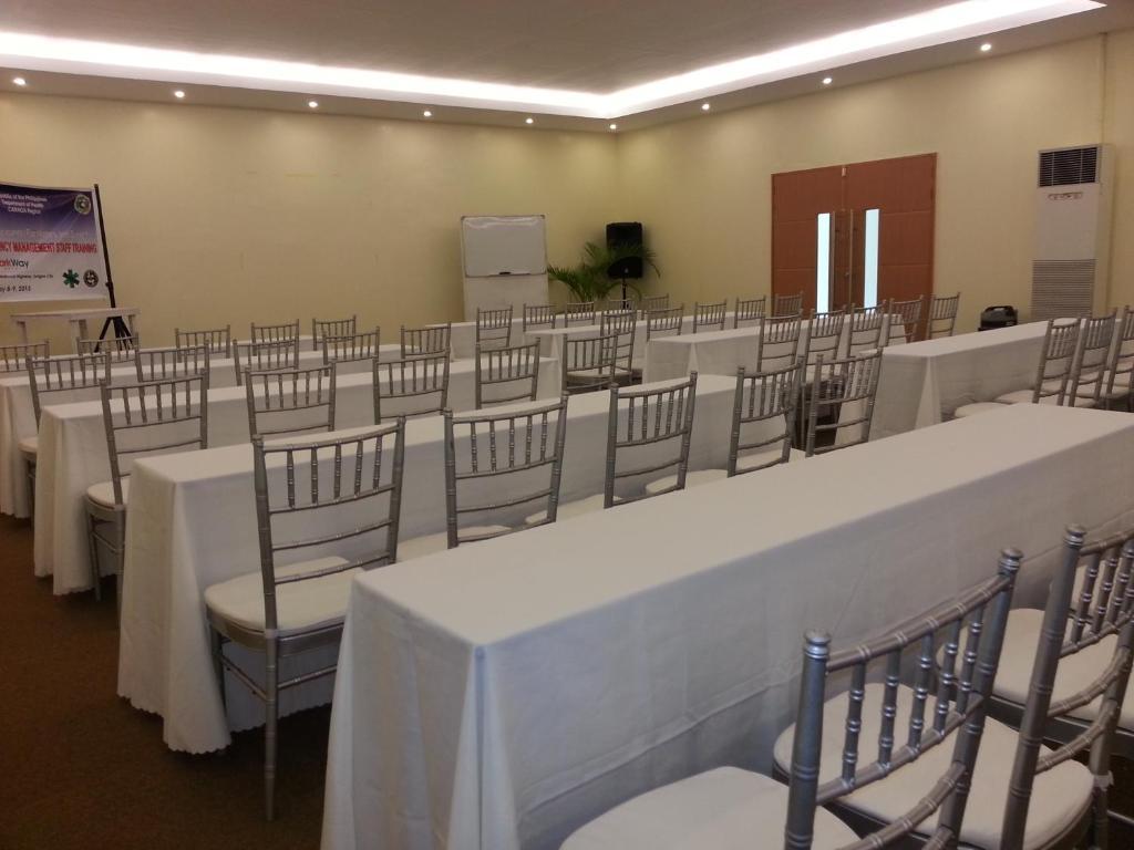 Parkway Hotel Surigao Bagian luar foto